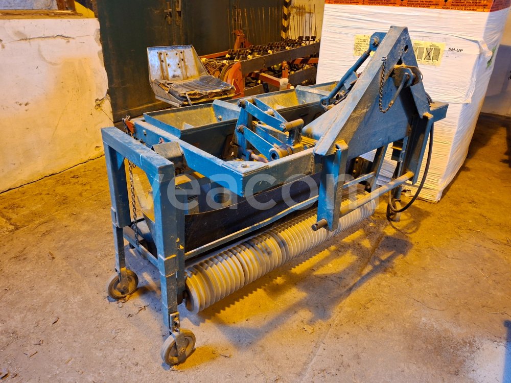 Online auction:  NESENÝ 7-MI ŘÁDKOVÝ SECÍ STROJ SSN 7