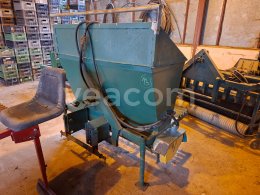 Online auction:   NESENÝ ZASYPÁVAČ SEMEN STROMKŮ ZUN 7