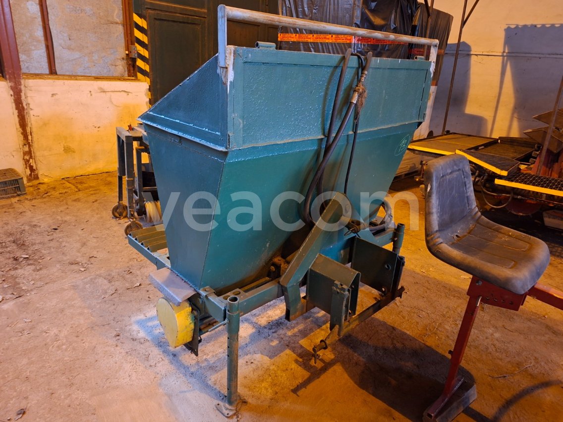 Online auction:   NESENÝ ZASYPÁVAČ SEMEN STROMKŮ ZUN 7