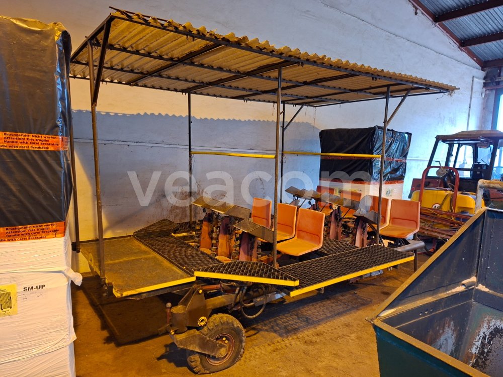 Online auction:  VLEČENÝ ŠKOLKOVACÍ STROJ STÁTNÍ PODNIK TECHNICKÉHO ROZVOJE OLOMOUC