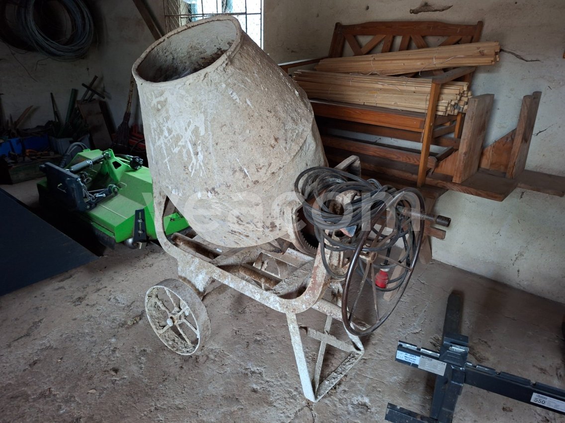 Online auction:   STAVEBNÍ MÍCHAČKA