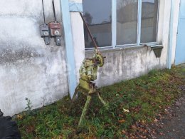 Online aukce:   STOJANOVÉ NŮŽKY NA PLECH