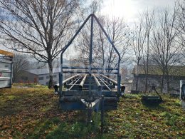 Online aukce:   PŘEPRAVNÍ VŮZ NA BALÍKY