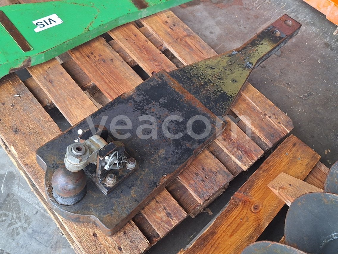 Online aukce:   TAŽNÉ ZAŘÍZENÍ NA TRAKTOR