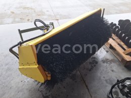 Online aukce: JOHN DEERE  60 BROOM