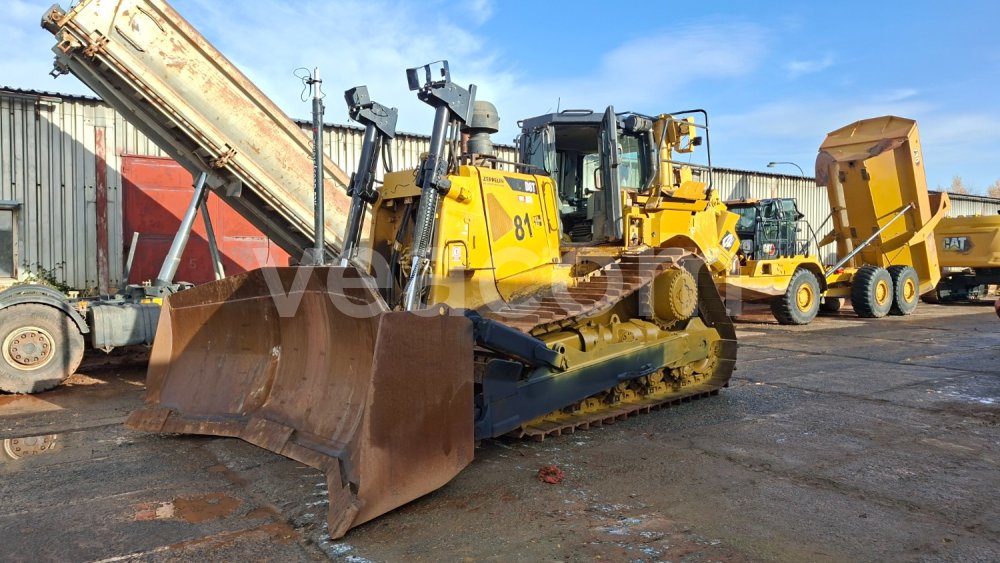 Online aukce: CAT  D8T