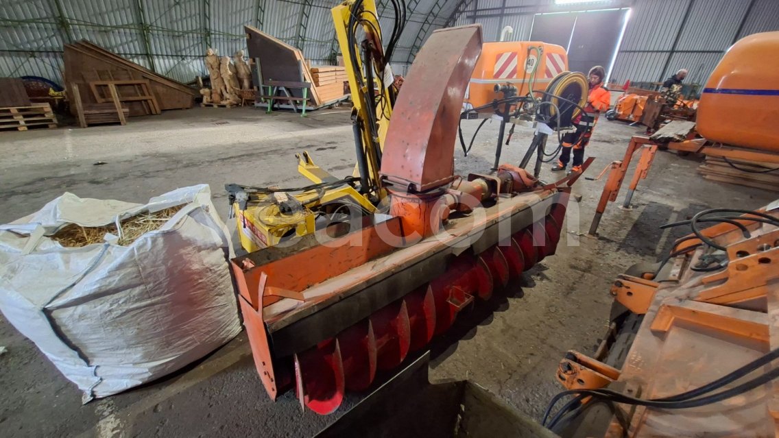 Online aukce:   SNĚHOVÁ FRÉZA SF-H