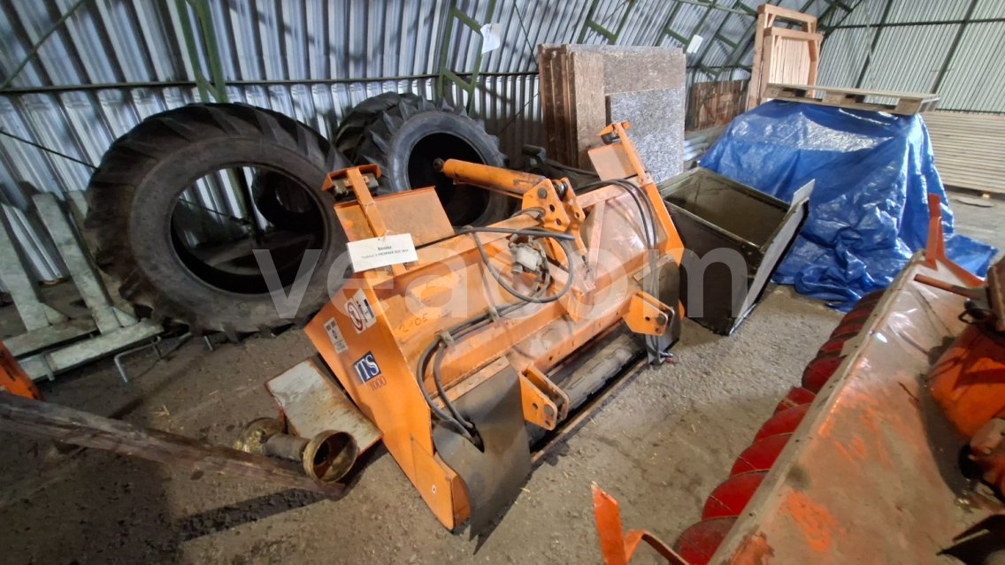 Online aukce:   TRAKTOROVÝ SYPAČ TS 1000