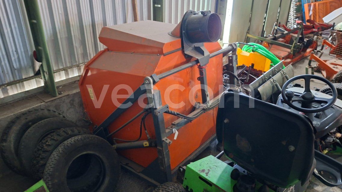 Online aukce:   SBĚRNÁ NÁDOBA PRO SEKAČKY RASANT + PŘÍSLUŠENSTVÍ