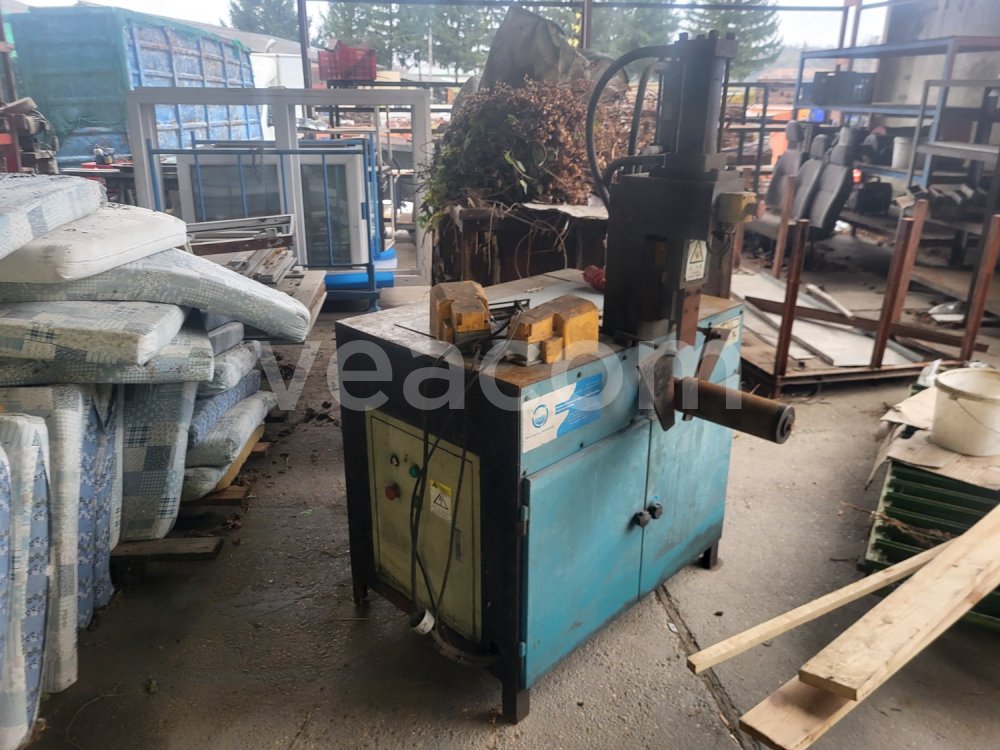 Online auction:  MAYSLYNN RECYCLING