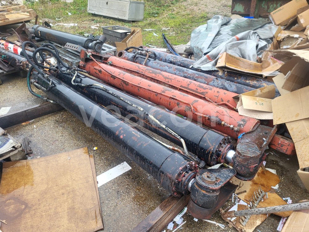 Online auction:  HYDRAULICKE VALCE MULTILIFT