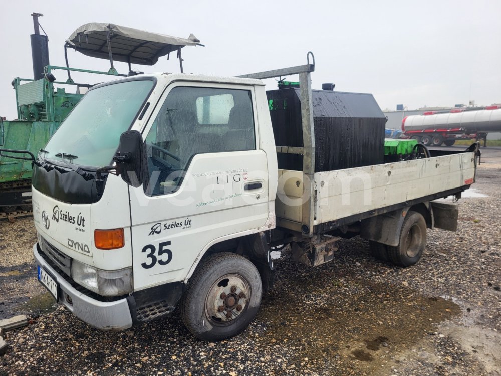 Online auction: TOYOTA  DYNA 150