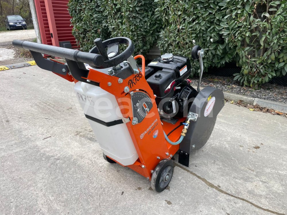 Интернет-аукцион: HUSQVARNA  FS400LV