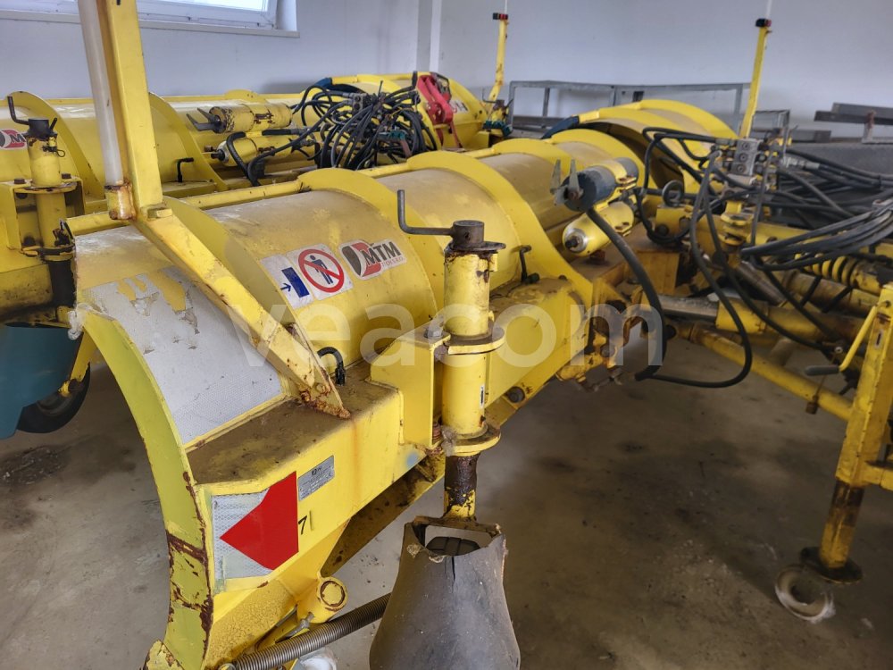 Online auction: MTM  2P 40-50