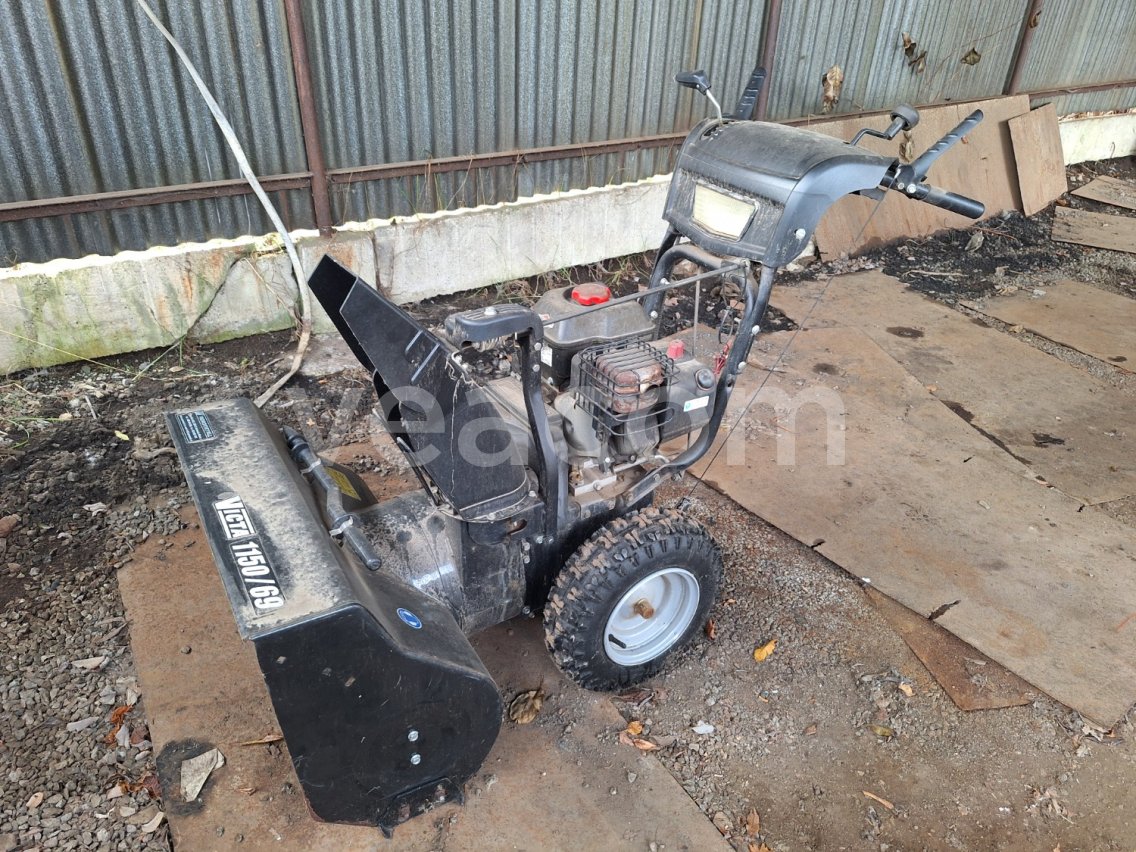 Online auction:   VICTA 1150/69