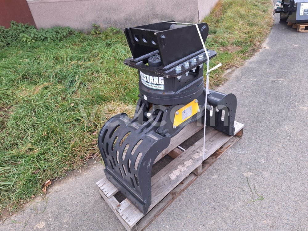 Online auction: MÜSTANG  GRP 150