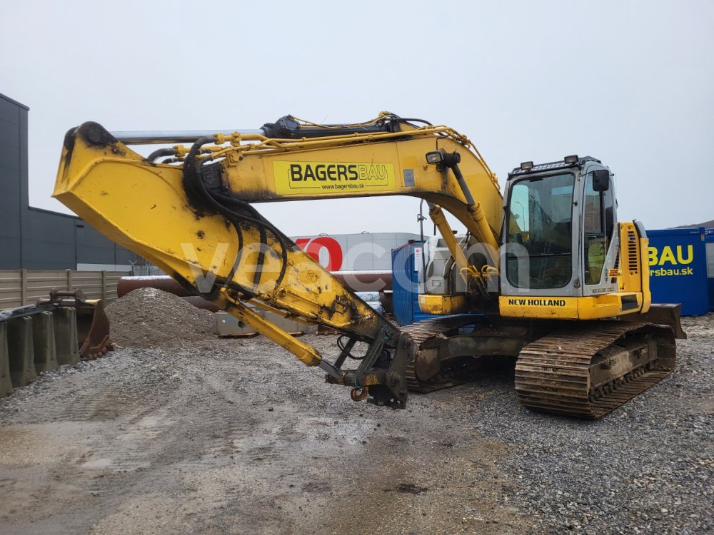 Online auction: NEW HOLLAND  KOBELCO E 225 BSR
