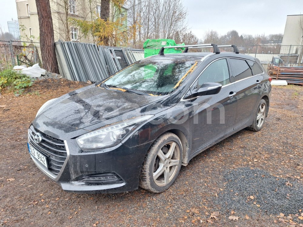 Online auction: HYUNDAI  I40