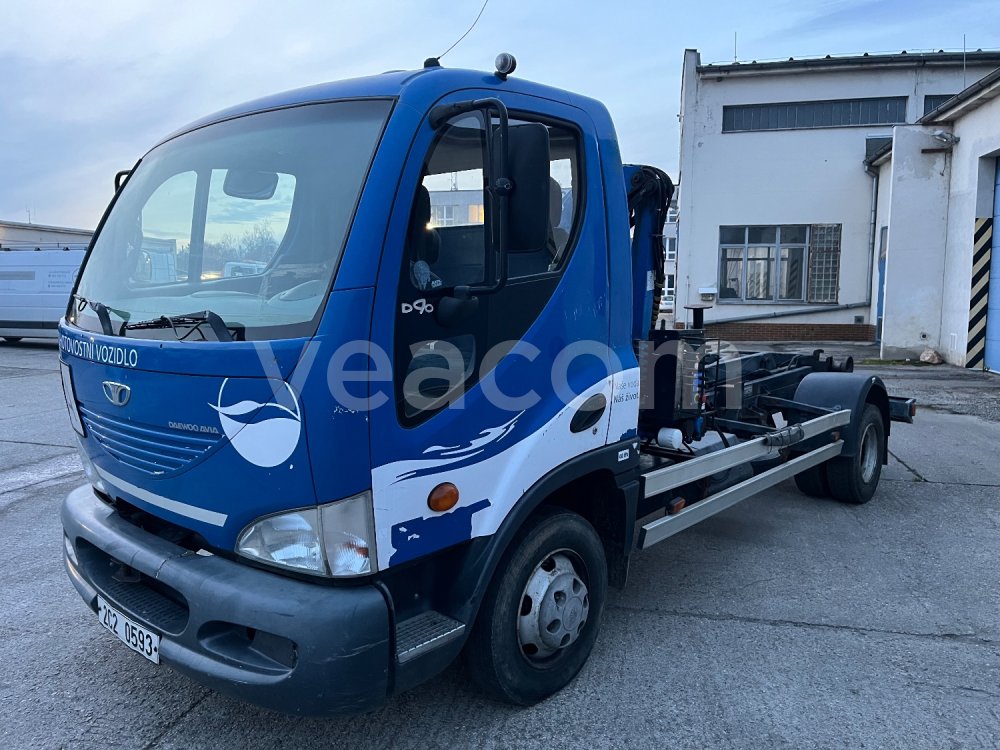 Online auction: AVIA  D90 + HR