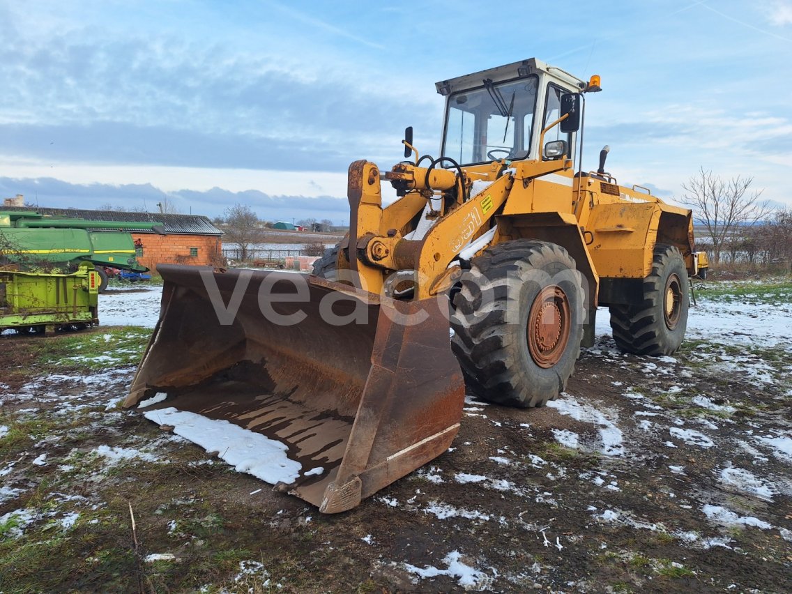 Online auction: LIEBHERR  L 551 4X4