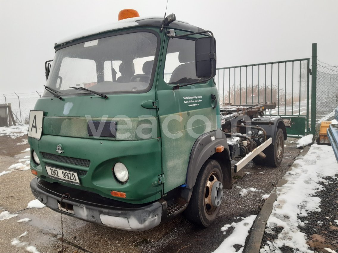 Aukcja internetowa: AVIA  A75