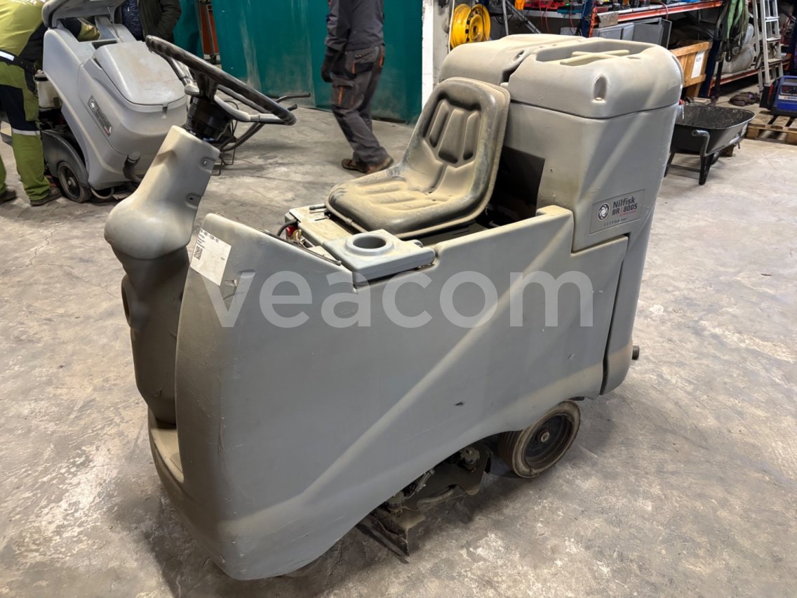 Online aukce:   NILFISK BR/800S