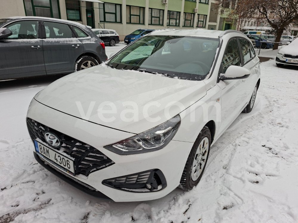 Online auction: HYUNDAI  I 30