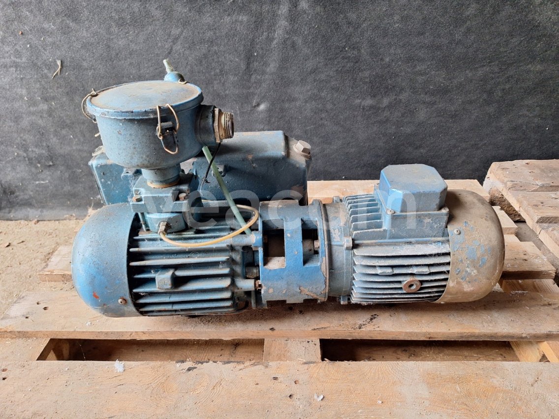 Online auction:   BUSCH 040-139