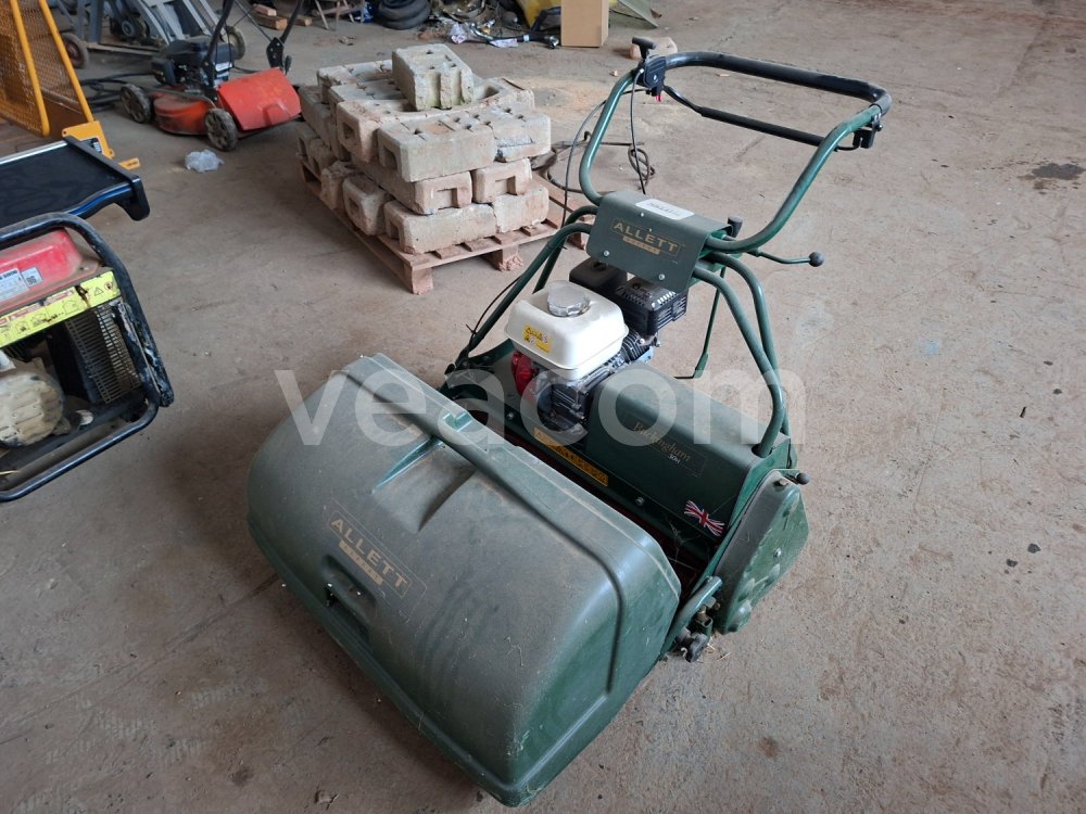 Online auction:  ALLETT BUCKINGHAM 30H