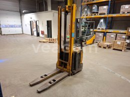 Online aukce: JUNGHEINRICH  EJC 12