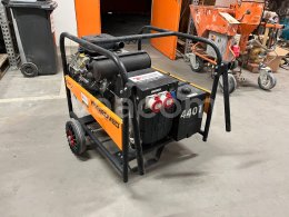 Online auction:   MEDVED GRIZZLI 25000 V CCL EFI