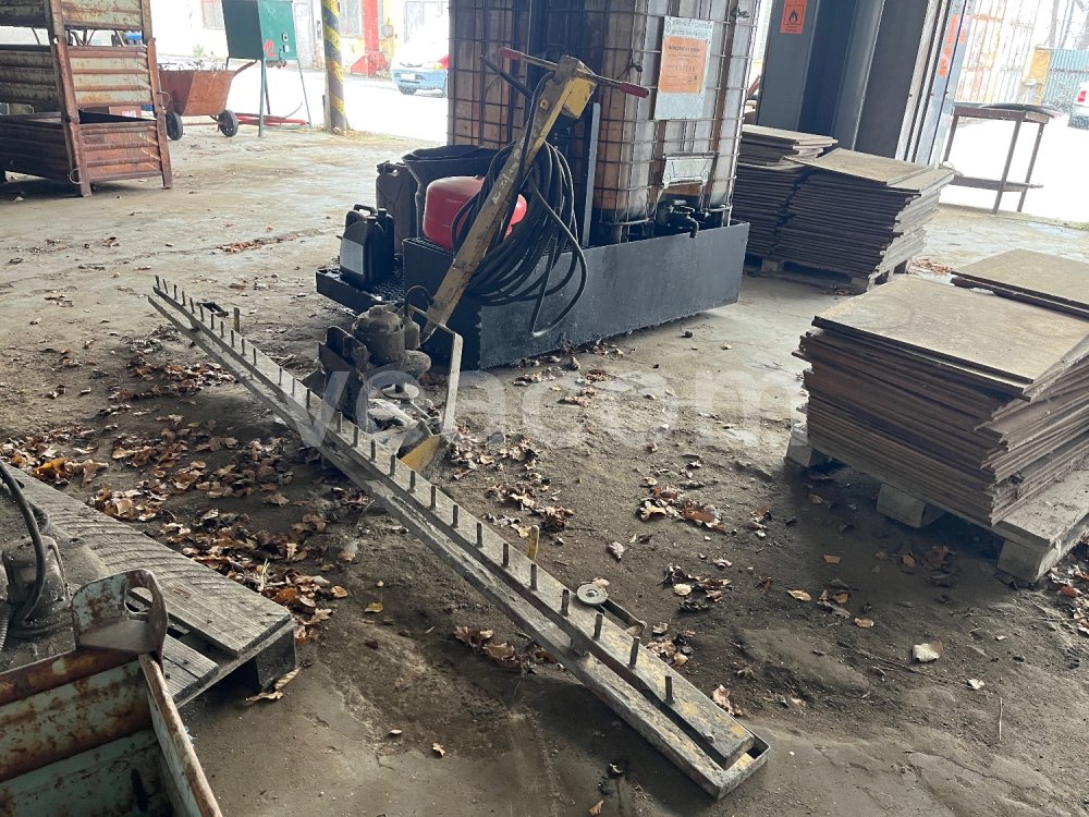 Online auction: STAVOSTROJ  VIBRAČNÍ LIŠTA STAVOSTROJ