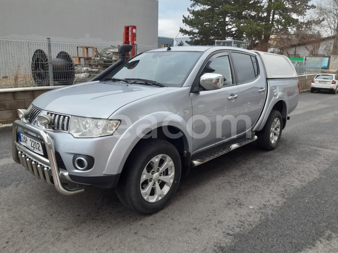 Online auction: MITSUBISHI  L200 4x4