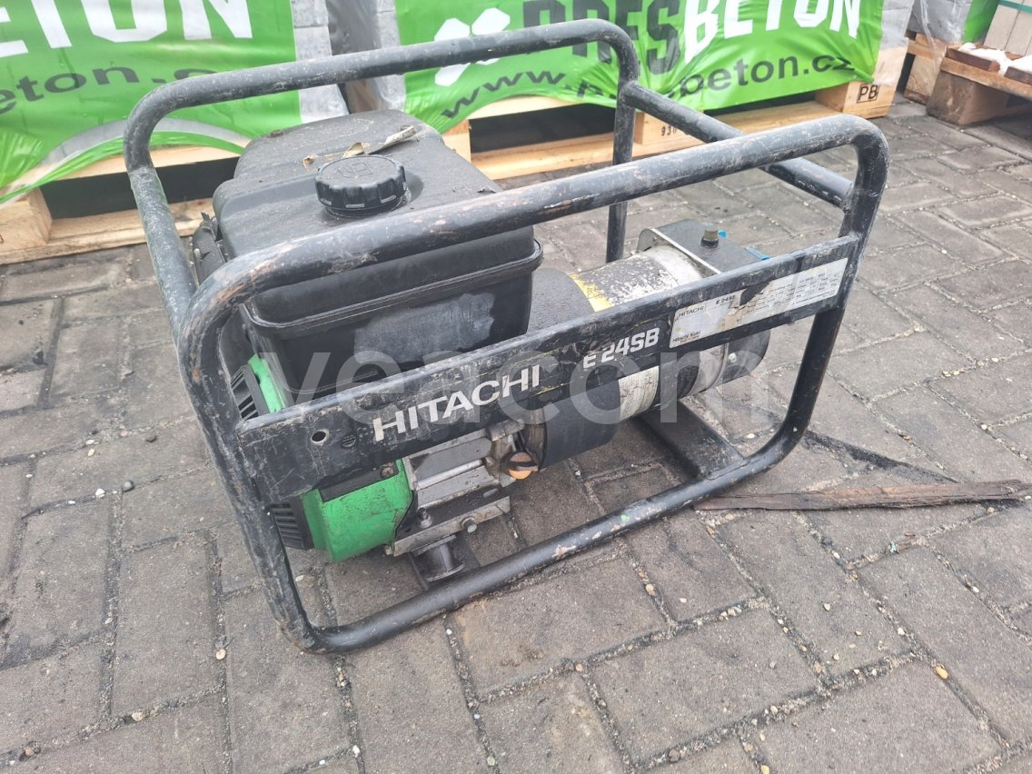Online aukce: HITACHI  HITACHI E24SP