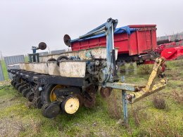 Online auction:   KINZE 2000