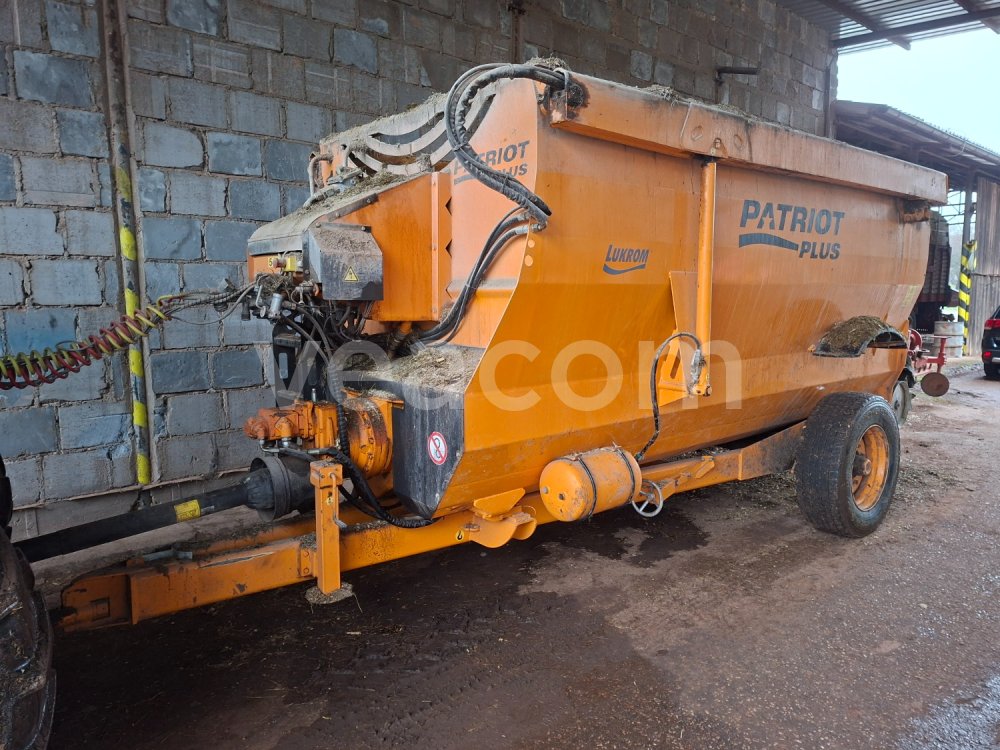 Online auction:  ITALMIX-LUKROM PATRIOT PLUS 13 TAŽENÝ MÍCHACÍ KRMNÝ VŮZ