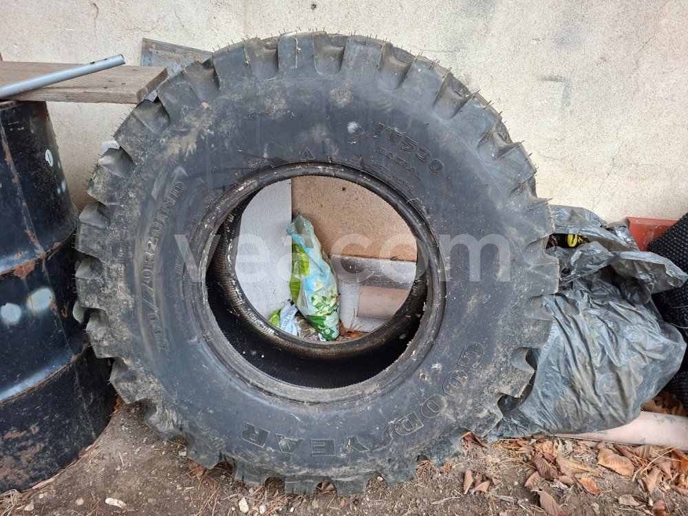 Online aukce:  GOOD YEAR IT 530, 400/70 R20  IND