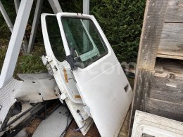 Online aukce:  DVERE KABÍNY NA VOLVO FH12