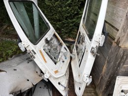 Online aukce:   DVERE KABÍNY NA VOLVO FH12