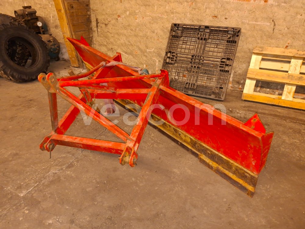 Интернет-аукцион:  ZBYNĚK LAZAR RTS - 3000 TRAKTOROVÁ RADLICE