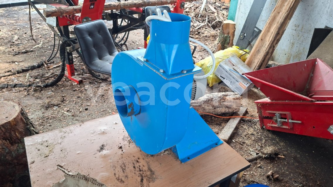 Online aukce:   URBAN VE 2000