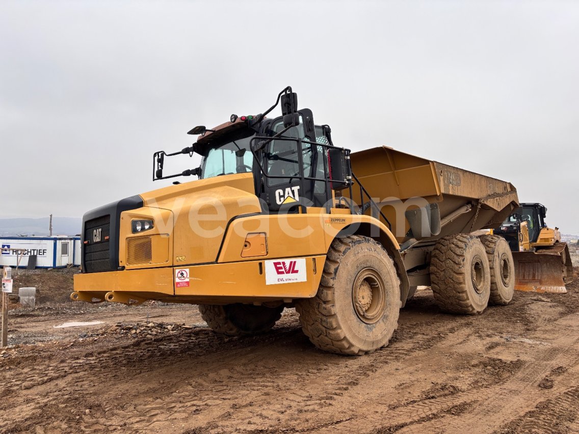 Online aukce: CAT  740GC