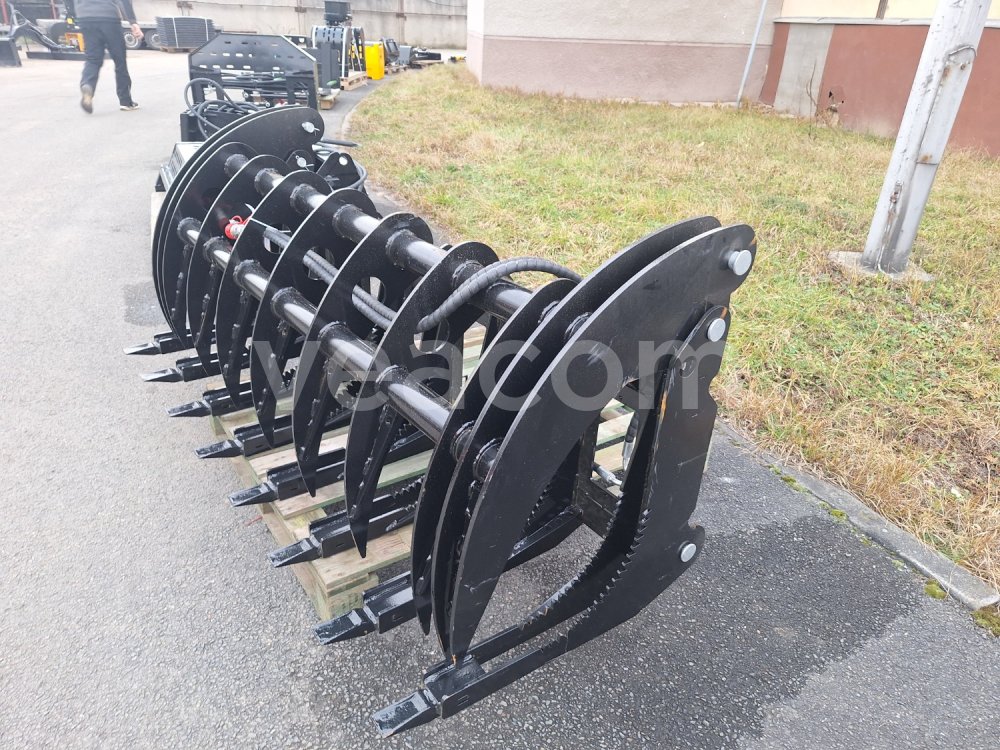 Интернет-аукцион:  GIYI GY CWG72 LOPATA S PŘIDRŽOVAČEM NA KLÁDY