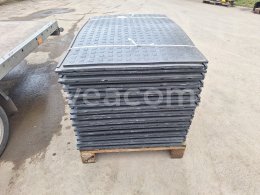 Online aukce:   PŘEJEZDOVÉ PLOTNY 25 KS 77 X 118 CM