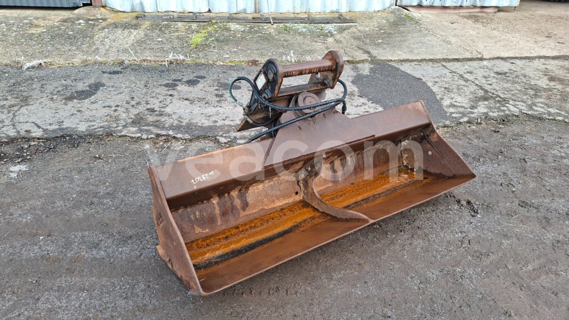 Online auction:   NAKLÁPĚCÍ SVAHOVÁ LŽÍCE - JR RADLINGER MS10