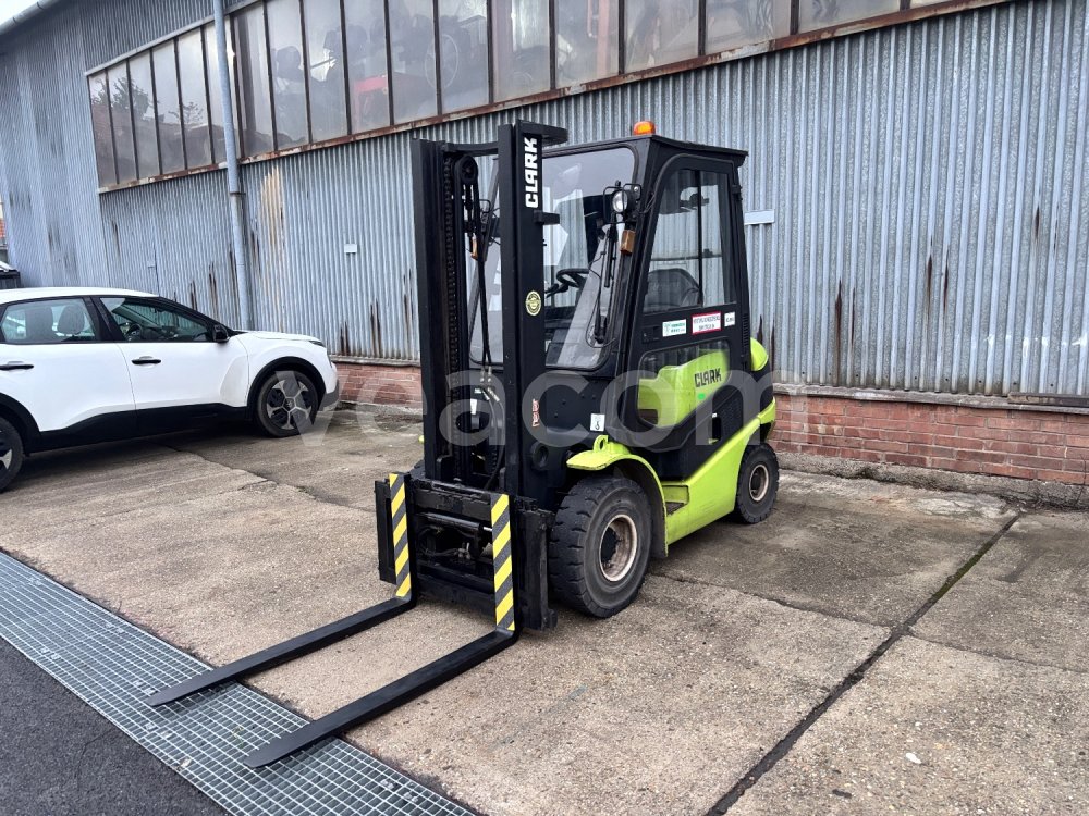 Online auction: CLARK  C 25 D