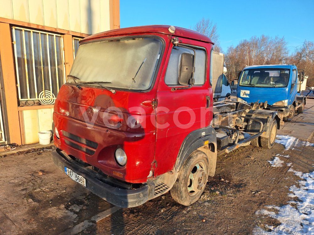 Online auction: AVIA  A 75 JNK-N5T