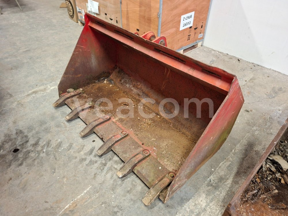 Online auction:  LOPATA SE ZUBY  145 CM