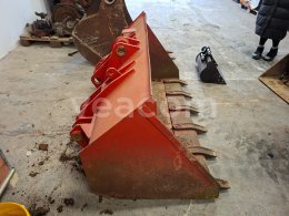 Online auction:   LOPATA SE ZUBY  145 CM