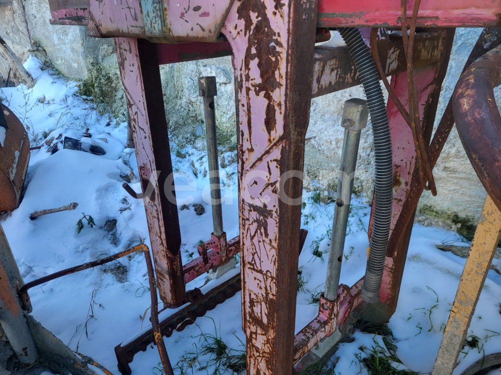 Online auction:  HYDRAULICKÝ DRAPÁK NA PALETY